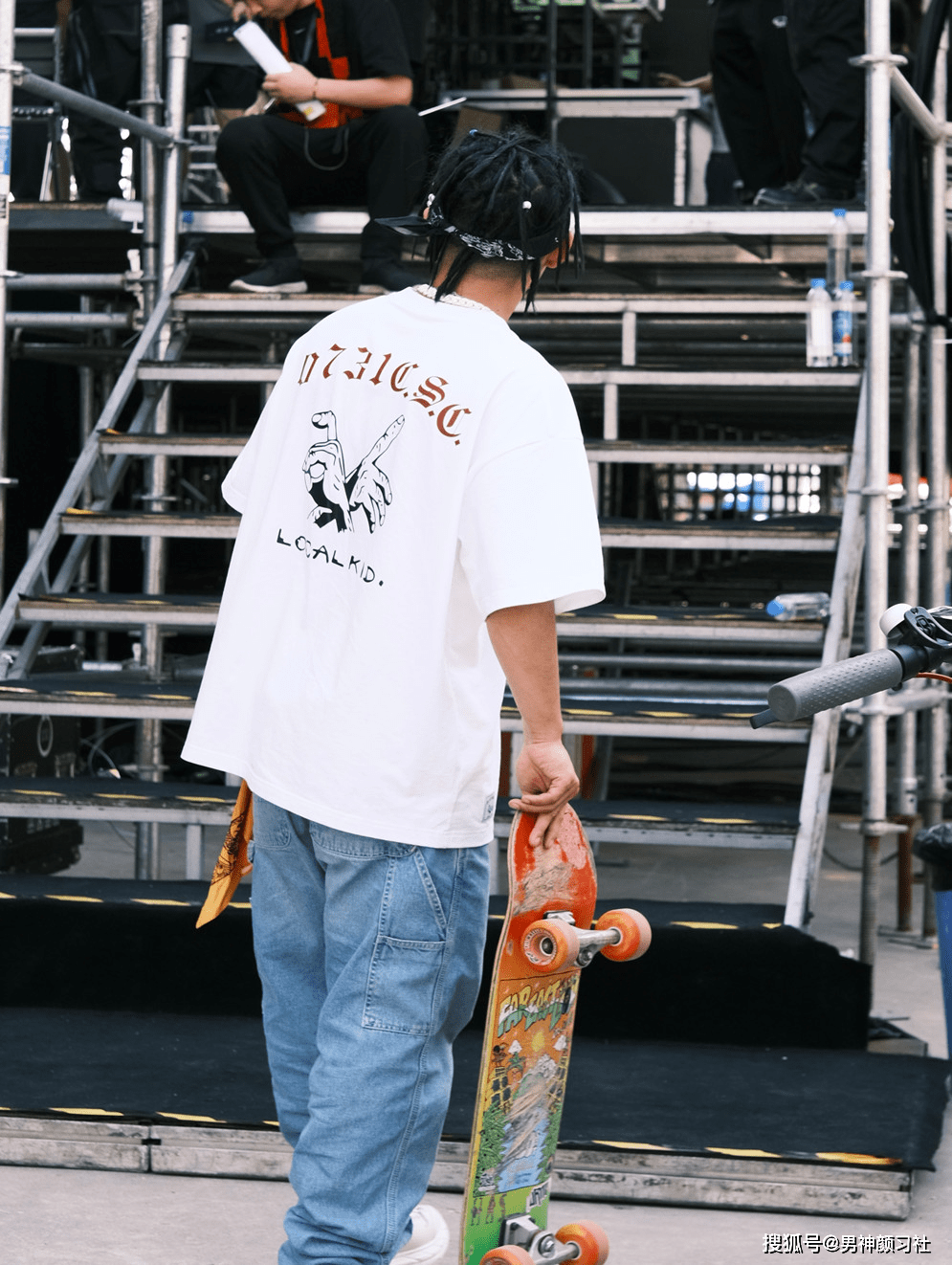 饰品|好看又有趣，让Rapper穿搭走近生活，说不定你是路人版的王琳凯