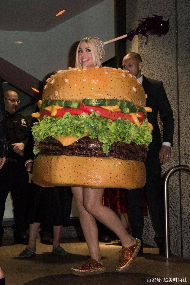 品牌|歌唱事业滑铁卢，自创品牌很红火，欧美天后水果姐卖“菠萝”？