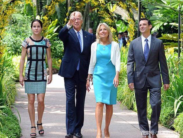 拜登|被称为下一个伊万卡?拜登小女儿朴素登场遭赞,不及伊万卡奢侈