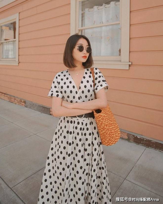 整体|小个子通勤穿衣要精致，试试这4个显高又时尚的单品，穿出优雅