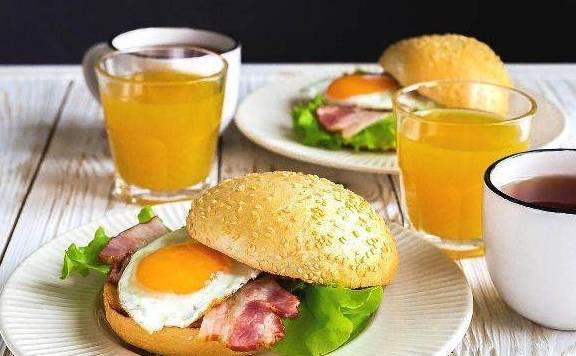 空腹|不论男女,早上起床后,尽可能多做2件事,脂肪“肉肉”悄悄溜走