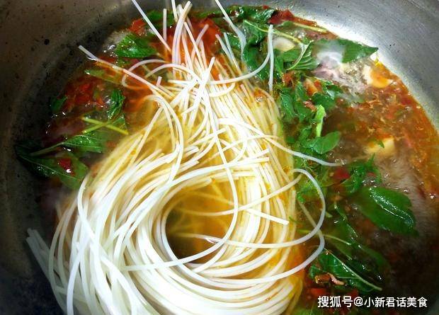 香菜|最适合懒人的早餐做法,几分钟搞定,比泡面还简单,比煮面味道好