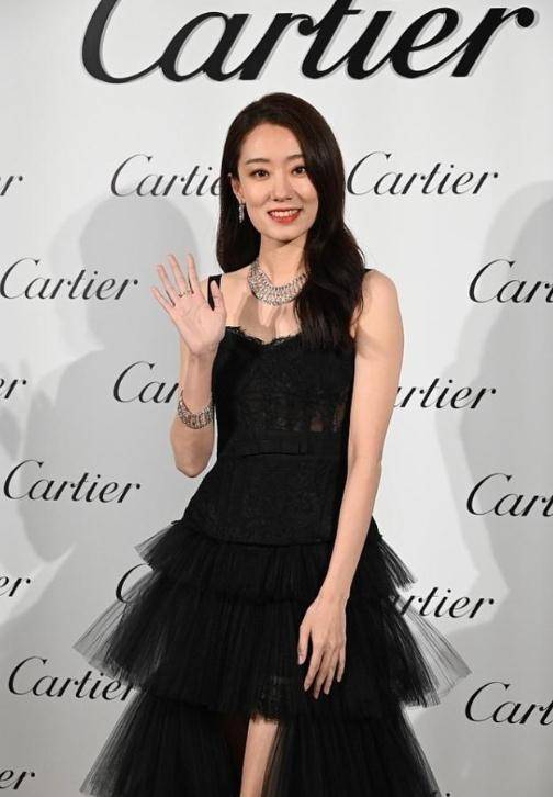 张小斐|张小斐认真打扮起来，走红毯不逊色其他女星，网友：原来她这么美