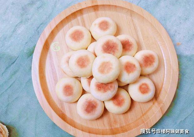 做法|发面饼这样做,全程不加一滴水,蓬松暄软,营养美味好消化,好吃