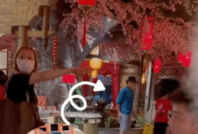 刘青云|55岁郭富城比老婆会保养!穿休闲装聚餐,大两岁刘青云胡子都花白