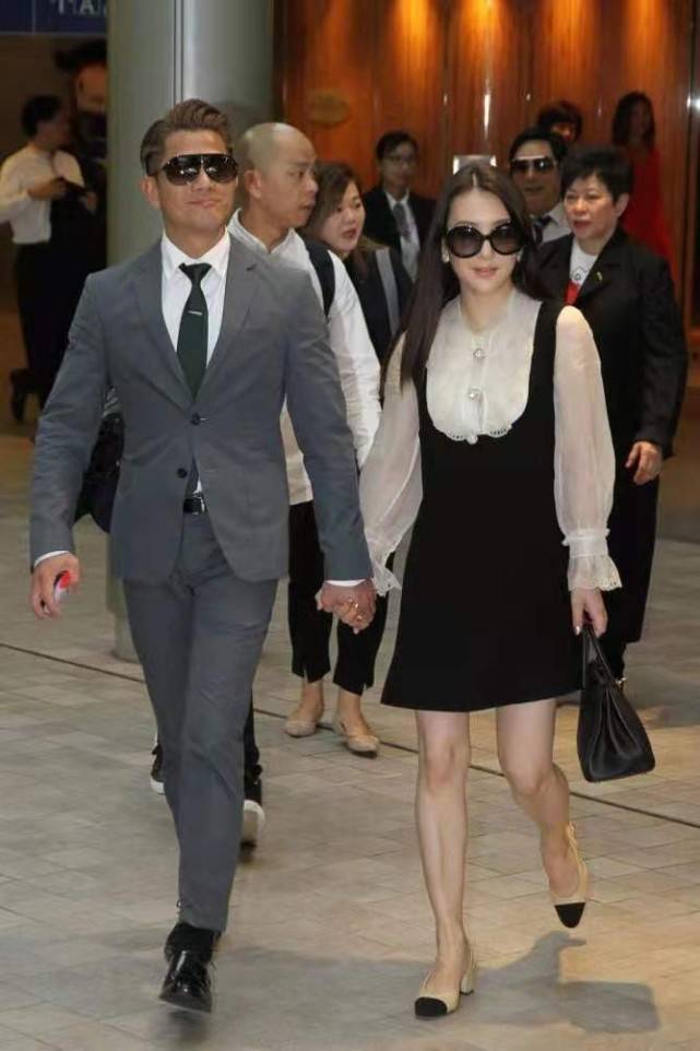 刘青云|55岁郭富城比老婆会保养!穿休闲装聚餐,大两岁刘青云胡子都花白