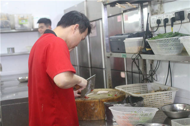 出国劳务哪家中介好_出国劳务中介费用标准_出国中介劳务公司