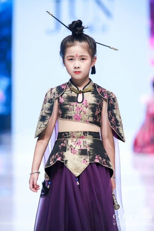 设计|繁花?惊鸿起,2021年，JUN君设计乘美而来