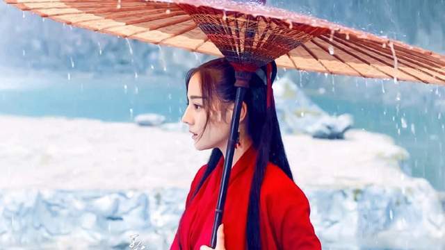 样子|女星古装撑伞造型绝了!赵丽颖风格百变、杨紫清冷,热巴让人心疼!