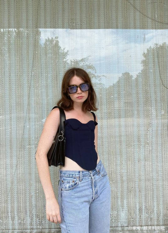 下半身|鬼马网红双胞胎坐拥50万粉丝，靠厌世颜脸走红，还是时装周常客