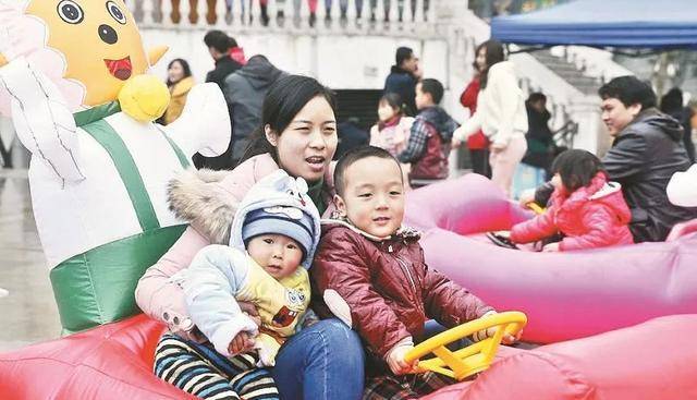 真当生|二胎政策要凉？人大教授提议：生二胎高考加20分，三胎加50分