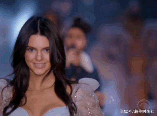 滑铁卢|时尚大拿肯豆打扮滑铁卢，大油头累赘不美，她的时尚品味怎么了？