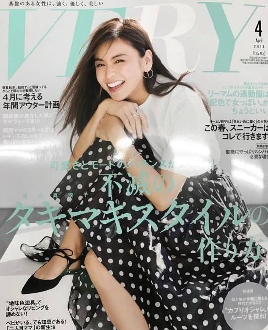 图案|T恤下面不一定要穿裤子，看看杨幂、杨紫，这样穿是有多美！！