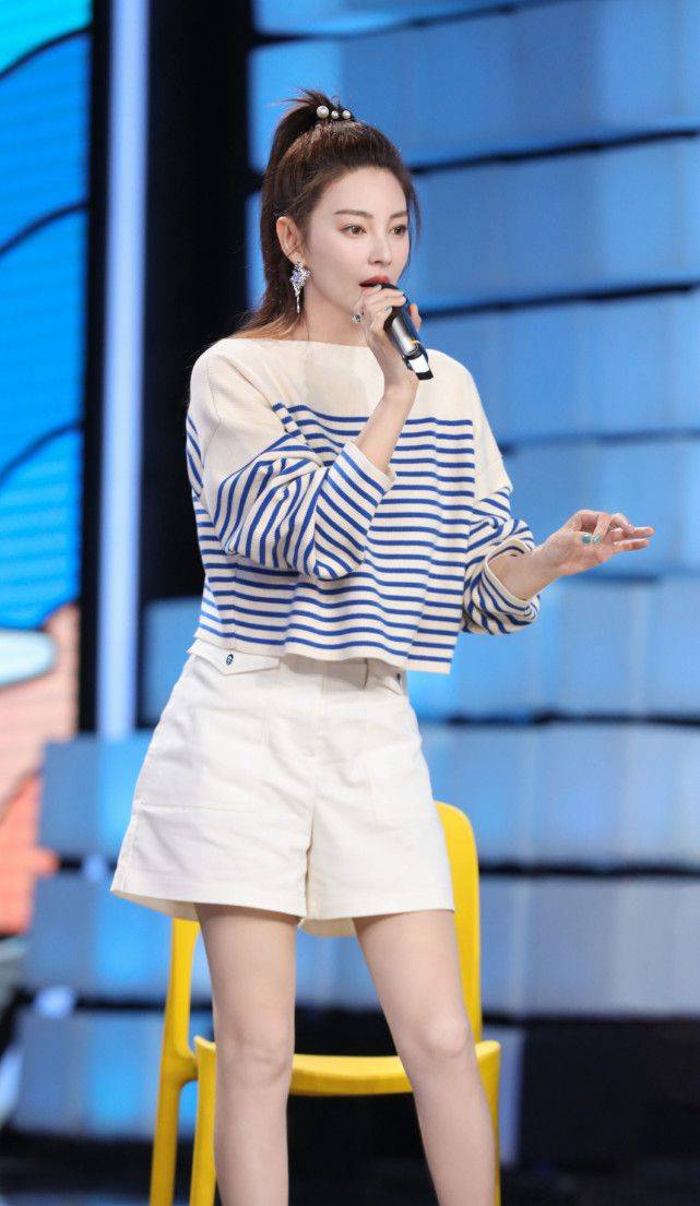 秒杀|有种秒杀叫“张雨绮”！又纯又性感，气场全开