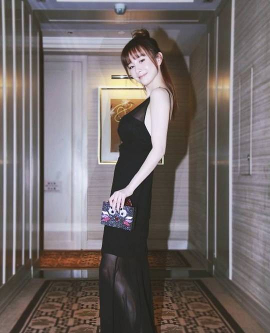 吊带|精致时尚的女人就该学学张檬！吊带穿搭清爽一夏，时髦又优雅？