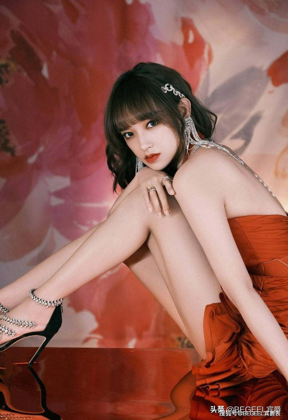 耳环|女人约会戴这三种首饰，温柔又有女人味