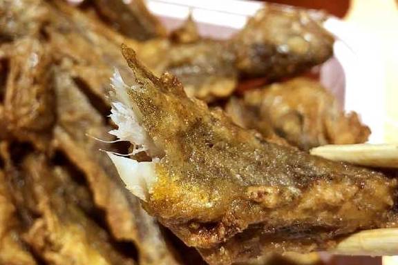 下锅|从这里打包4盒炒菜，回家路上，我没忍住偷吃了好几口！