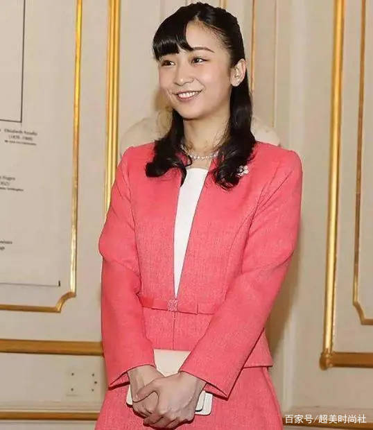 公主|日本王室为真子公主庆生！她穿毛衣配伞裙，29岁了婚礼还在延迟