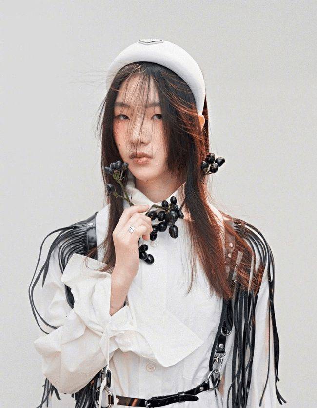 套装|小S女儿长大了，比妈妈高半头，穿紫色工装气场堪比超模，太亮眼