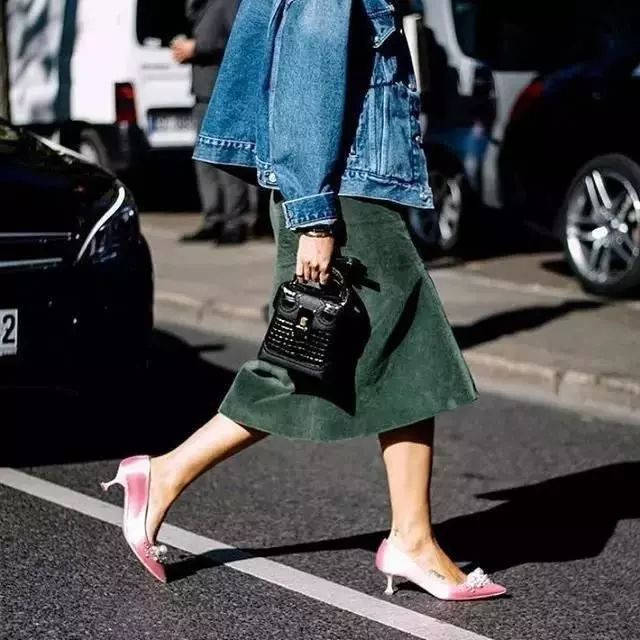 穿高跟鞋怎么搭配日常 0ccb1b1063084a6396f806263031cebc.jpeg