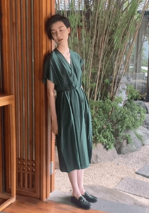 整体|真不是越瘦越好看！39岁车晓瘦到形如枯槁，穿得再大牌也撑不起来