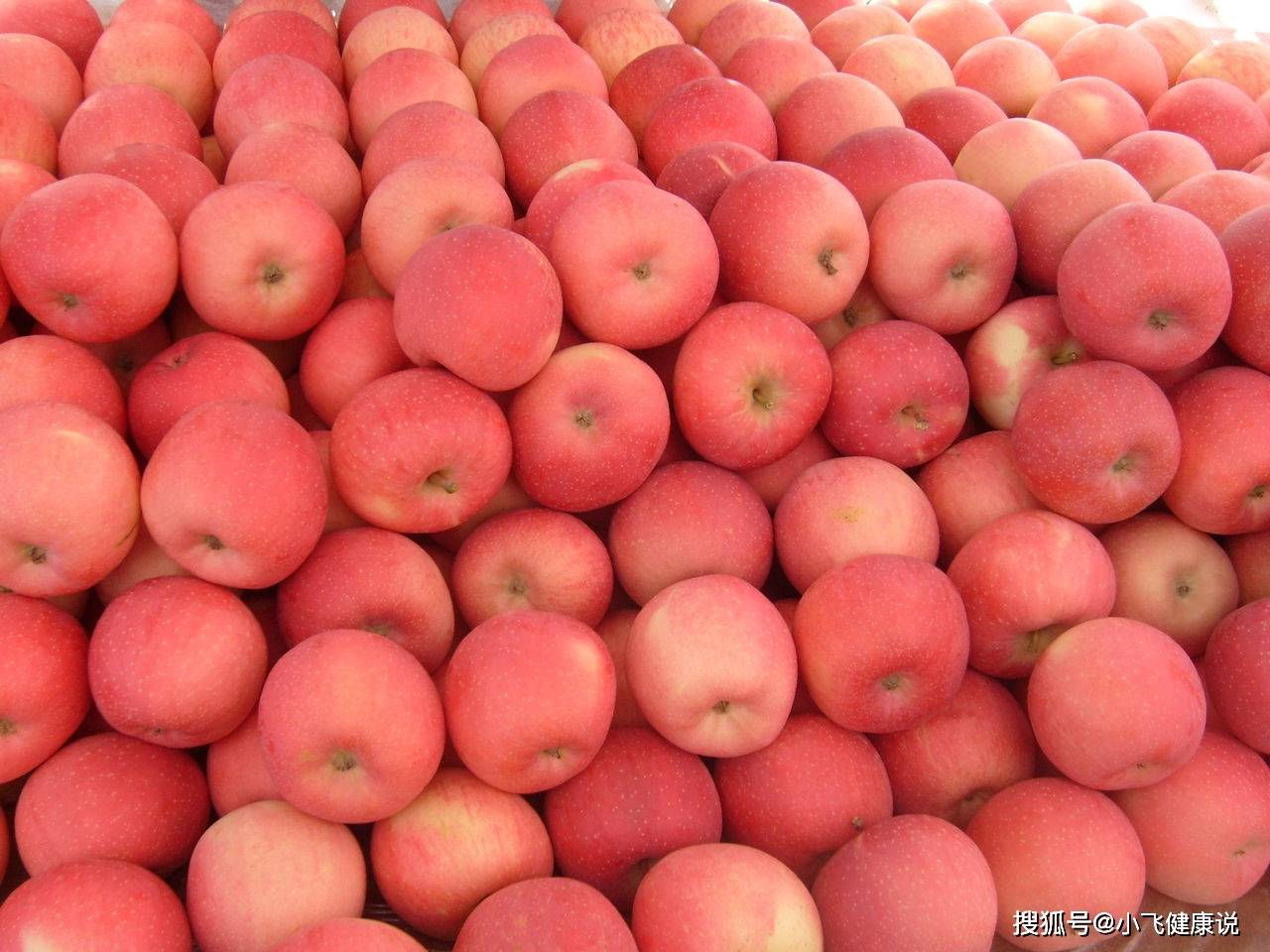 微量元素|女性晚上当零食吃一把,一个月下来,痘痘色斑少了,肌肤水嫩亮滑