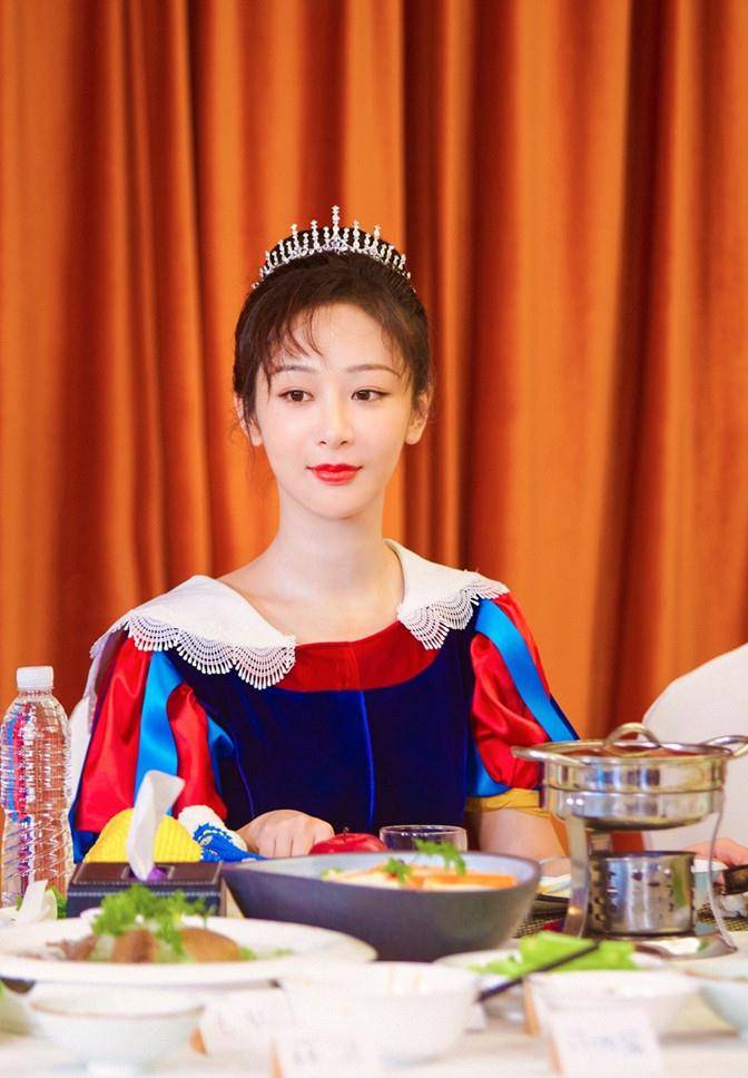 白雪公主|杨紫真给自己长脸，首次尝试卡通人物装，白雪公主扮相似人间精灵