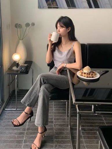 简风|穿极简风的女人，真的撩死了！