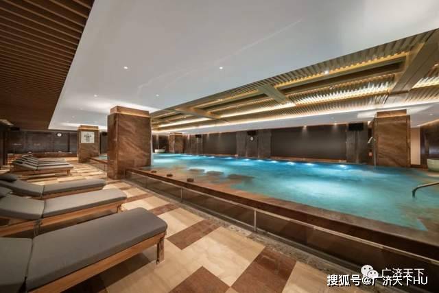 石狮荣誉国际酒店荣誉国际温泉水疗会经营面积1万多平方米,一百多个