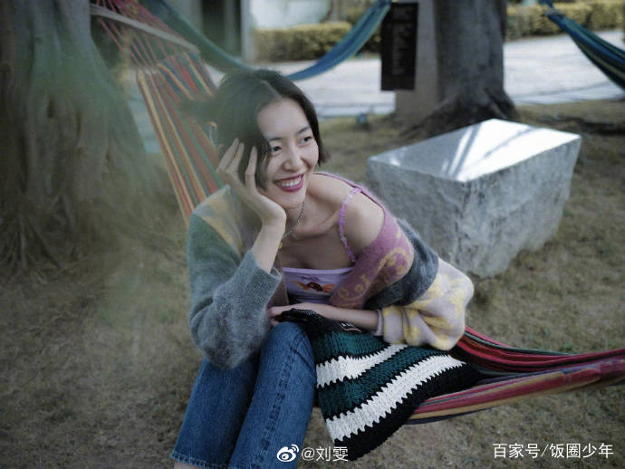 显得|李现和刘雯同框三连拍!大表姐高178cm还穿增高鞋,身高差抢镜!