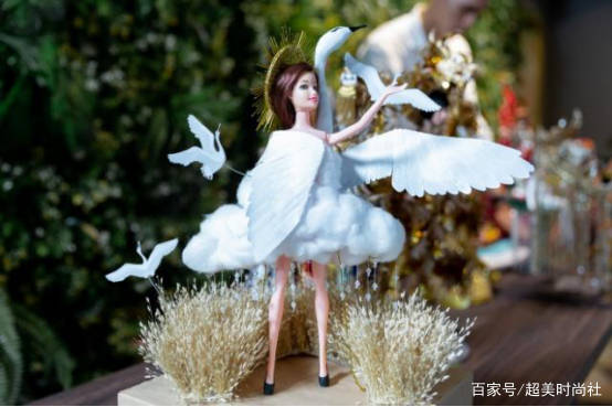 面包|越南环球小姐服装崩坏，去年穿面包今年穿咖啡？设计师脑洞太大了