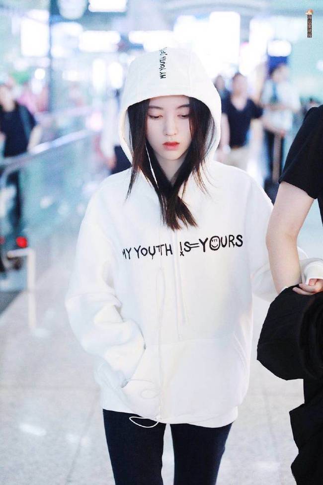 鞠婧祎|鞠婧祎时尚卫衣穿搭,少女感爆棚!