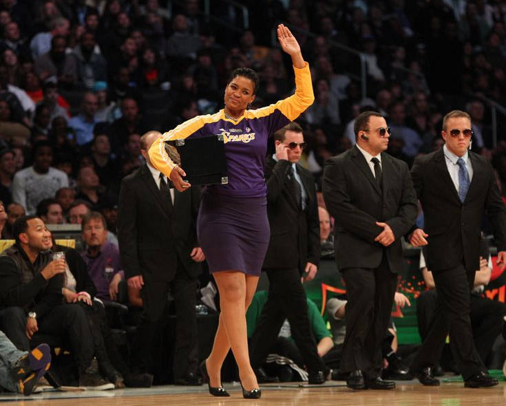 据悉,麦基的母亲名叫帕梅拉-麦基,出生于1962年,她曾在1984年跟随美国