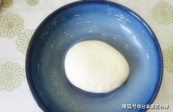 做法|这是儿子最爱的早餐主食，每次做都会吃上一大盘，隔三差五点名要