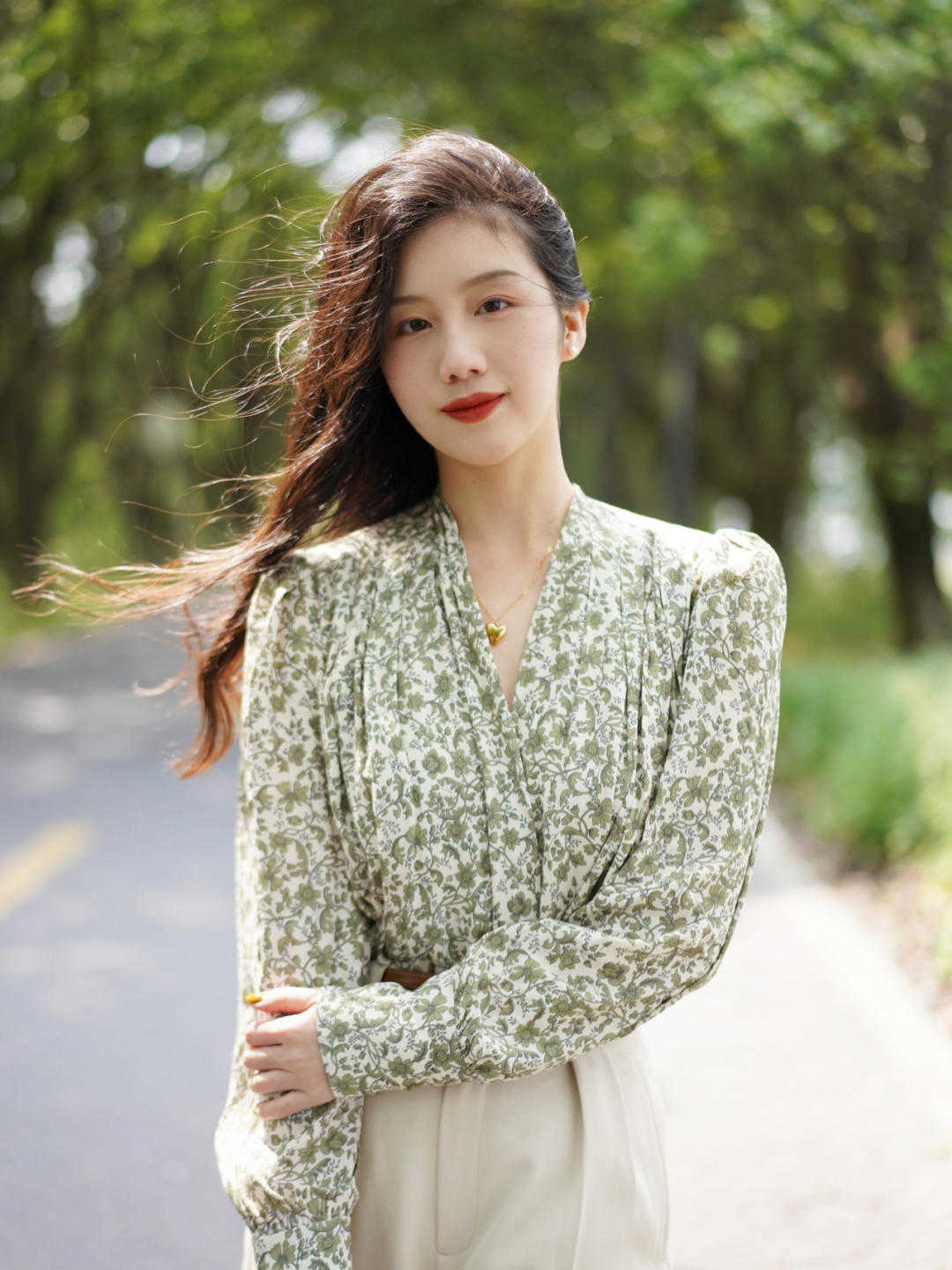 方法|今夏不能少的几种上衣,关于它们的“穿搭思路”,照着穿就很好看