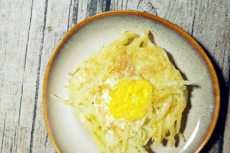 小勺|土豆丝别只会炒了,用来做早餐饼,比煎饺香,儿子天天吵着让我做