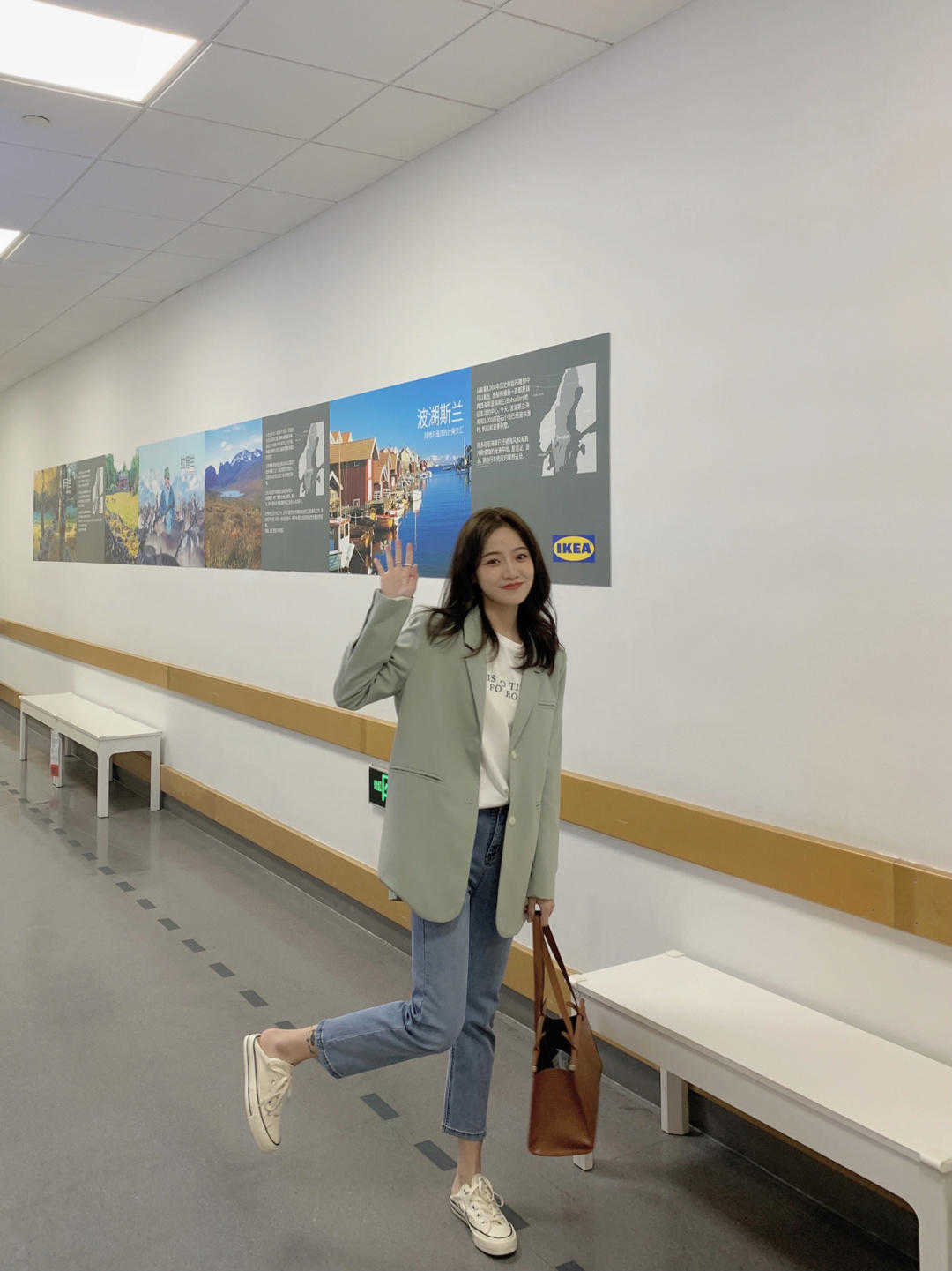 显得|都市女白领这样穿干练时髦，衬衫搭配西装裤简约利落，女神范十足