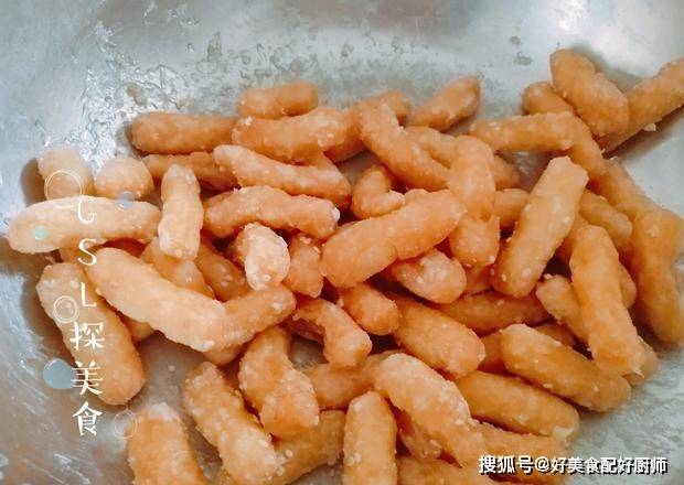 因为|这才是糯米粉好吃的做法,开水一烫,香甜酥脆,做法简单