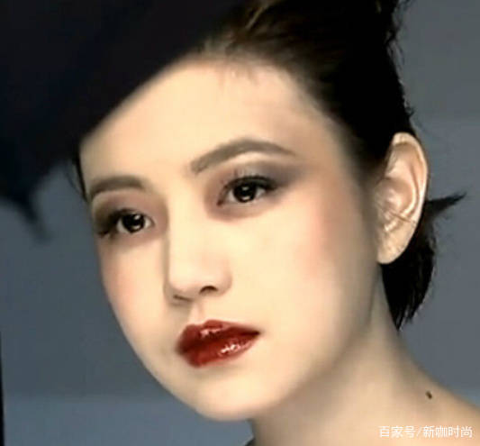 熊猫眼|九大女星浓妆：林心如像画中人，杨幂“狠”了点，蒋欣一言难尽