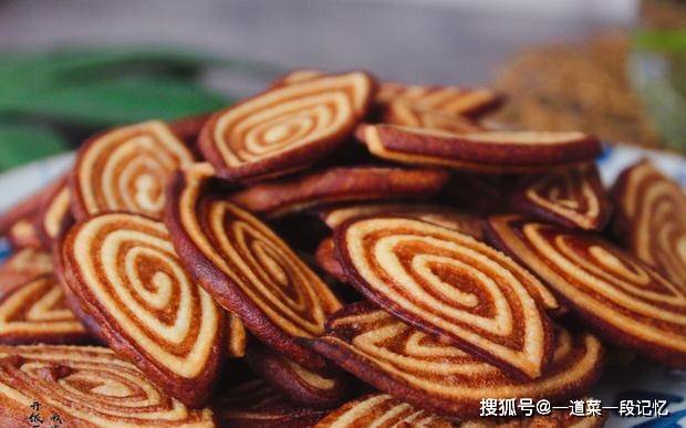面团|馋哭隔壁小孩的零食，卷一卷，嘎嘣脆，做一次吃一周，不用花钱买