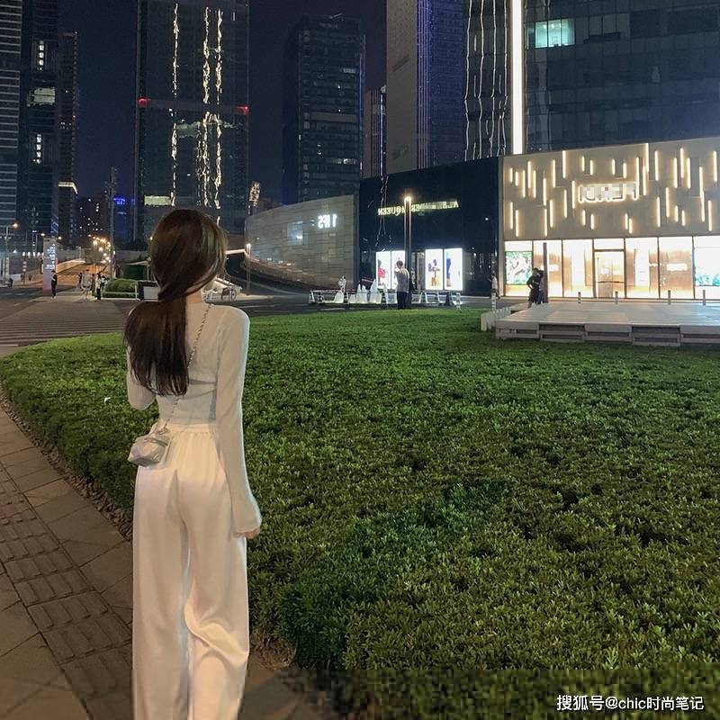 因为|夏季又可以遮肉，防晒又能穿出气质，非奶奶裤莫属