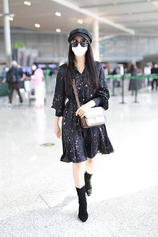 "|五十多岁依旧能"乘风破浪",伊能静唱跳皆可,依旧不服老