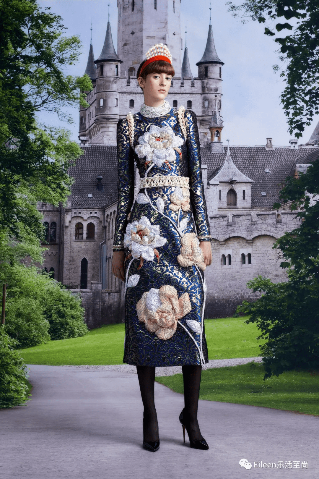 花朵|女星内卷必争？这场撒钱的盛宴到底有什么好看？
