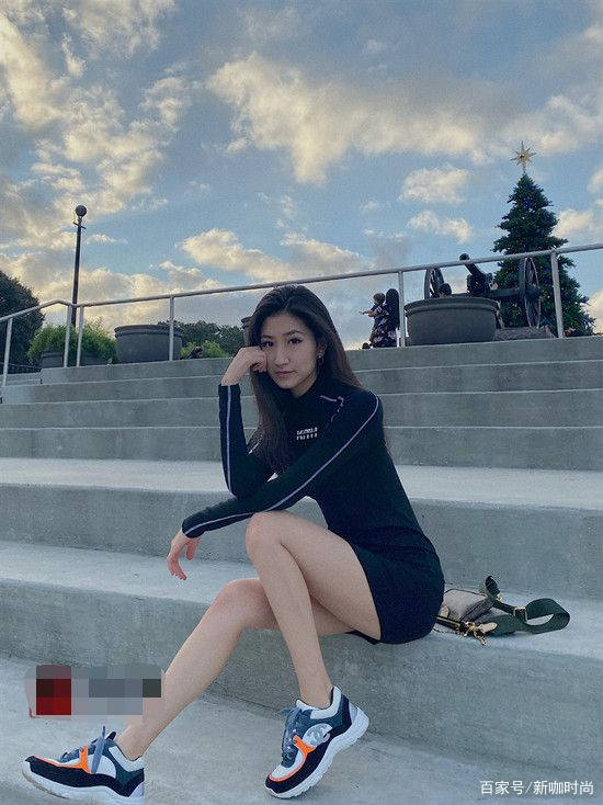 身材|主持人史小诺23岁女儿：细腰长腿长相清纯，与妈妈似姐妹