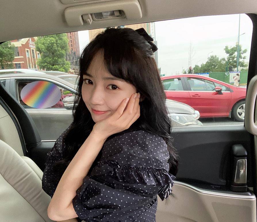 形象|秦牛正威果然是天使一样的女孩,清纯校园妹造型,还挺让人心动的