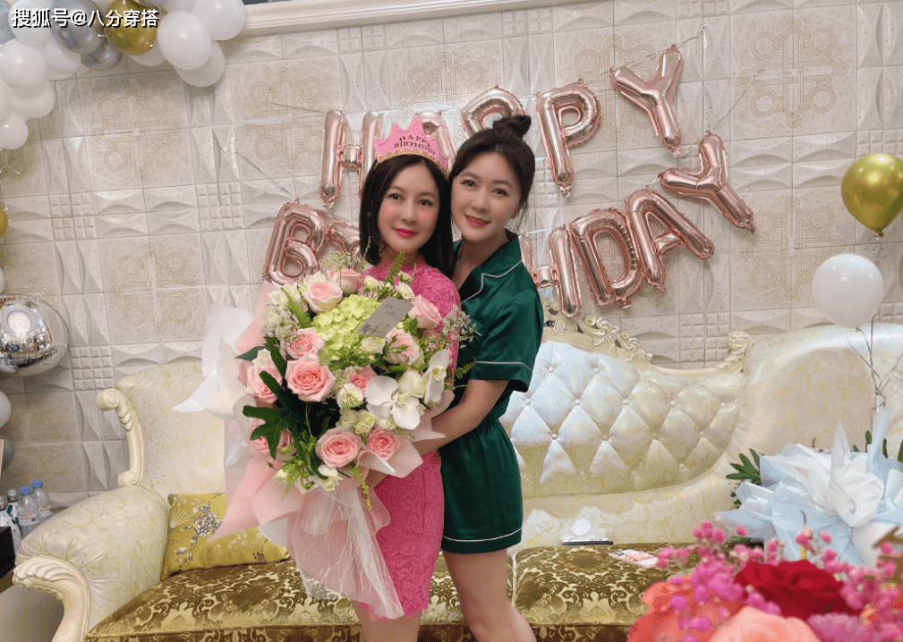 套装|田海蓉可真随意，穿绿色睡衣套装慵懒随性，难掩浑身“贵妇范”