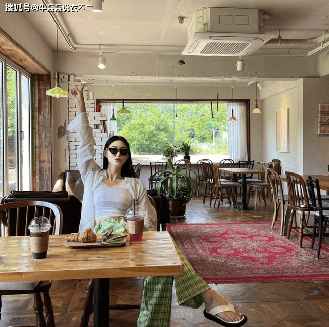中性|夏天也能穿的小外套，绝对时髦又实穿，搭配好了还能为你形象加分