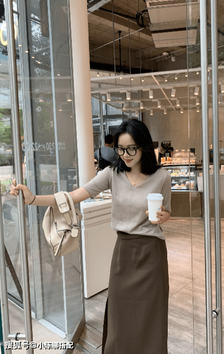 材质|身高不到160，却靠穿搭美成人生赢家，这个博主的3点心机值得学