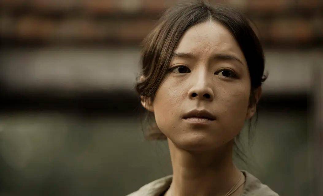 因为|11年后再看《唐山大地震》，我终于明白徐帆为什么要救儿子