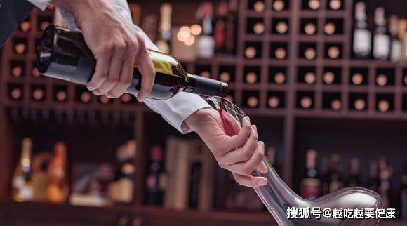 因为|喝葡萄酒前为何要先醒酒？普通酒需要醒吗？醒多久合适？涨知识了